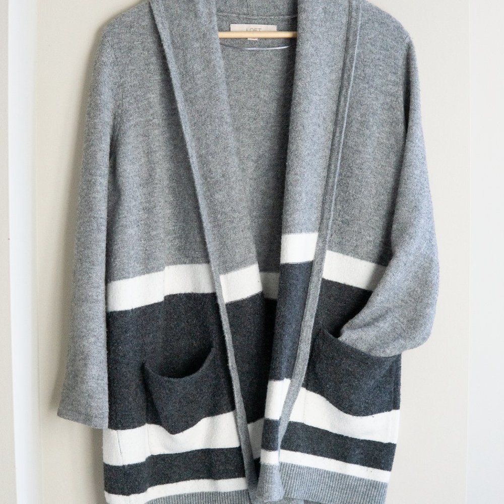 Ann Taylor loft gray white striped cardigan - M